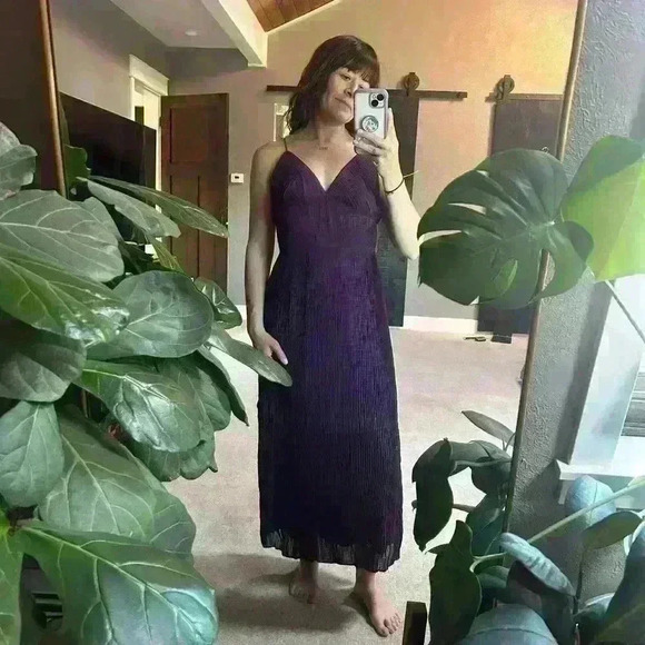 NWT BANANA REPUBLIC Plum Burgundy Pleated Maxi Strappy Formal Dress Women Pt 2 - Picture 1 of 12